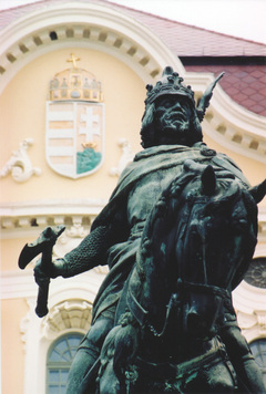 Kálmán herceg szobra 